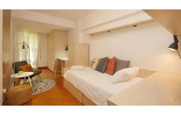 Habitaci
ón 124m
² Barcelona Alquiler Media Temporada