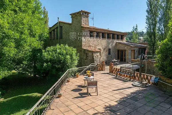 Masía Rústica con Molino en Flaçà Girona
