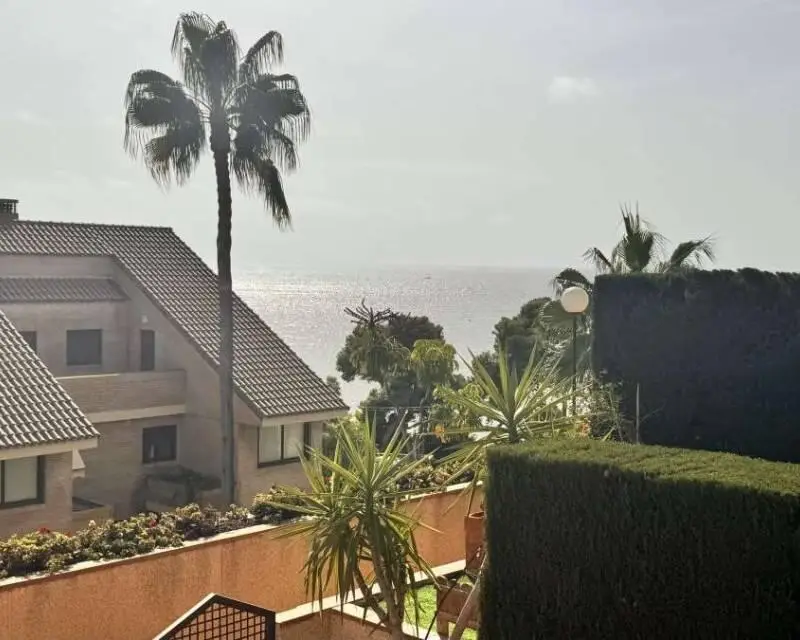 Villa de Lujo en Cabo de las Huertas con Vistas al Mar