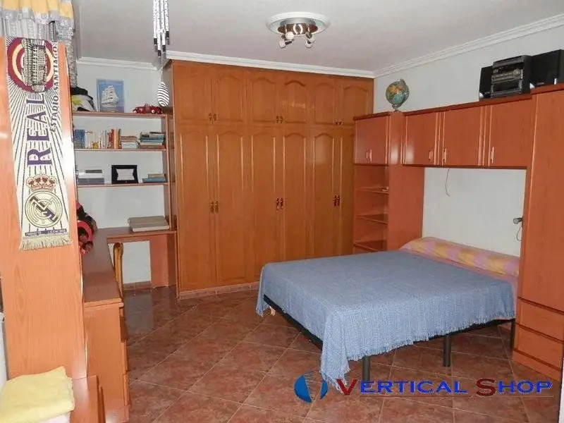 Casa con Calefaccion 5 Dormitorios Caudete