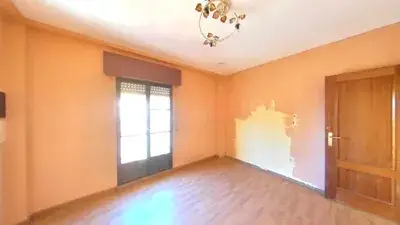 Piso en venta en Linares a reformar 116m2 4 dormitorios 2 baños