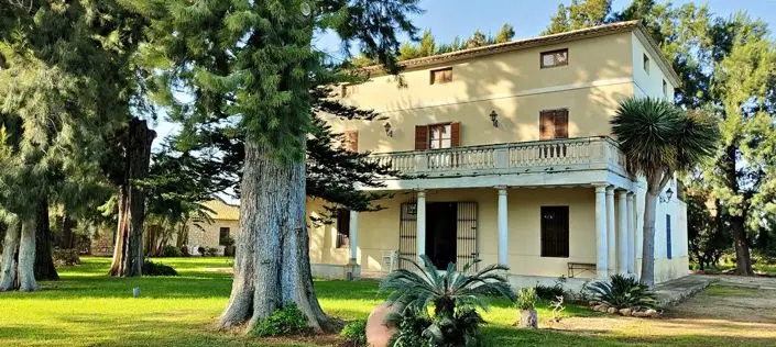 Finca de Lujo con 10 Dormitorios en Denia