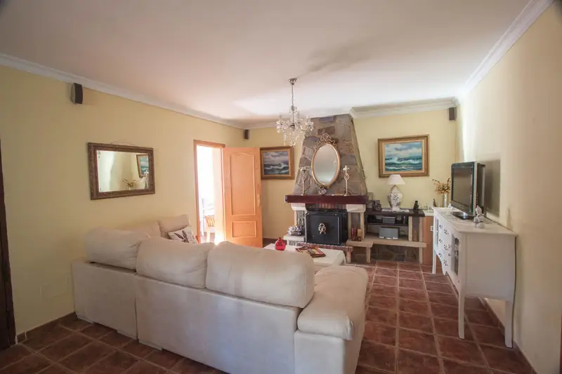 Finca de Lujo con 6 Dormitorios en Estepona