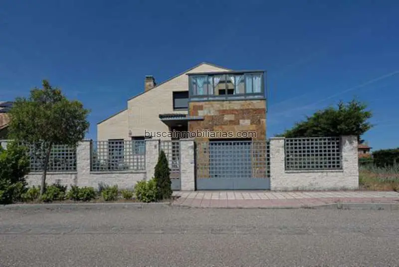 Chalet en venta Aldeamayor de San Martin