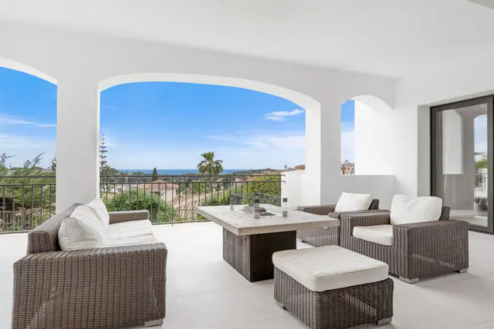 Villa de Lujo 5 Dormitorios El Paraíso Alto Benahavís