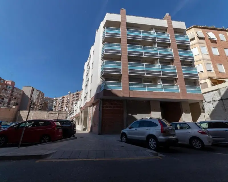 Garaje 142m2 y Local 141.93m2 en Lleida