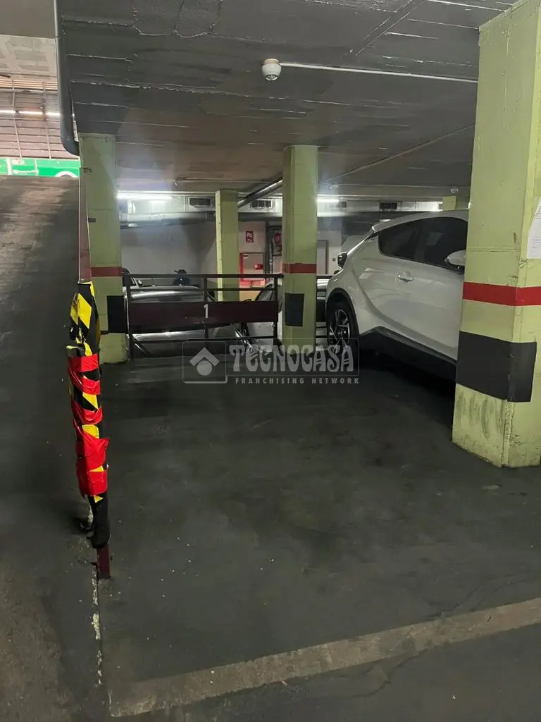 Plaza de Garaje en Venta en El Carmelo Horta Guinardó