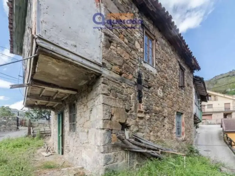 Casa Rústica en Pola de Lena Asturias para Reformar