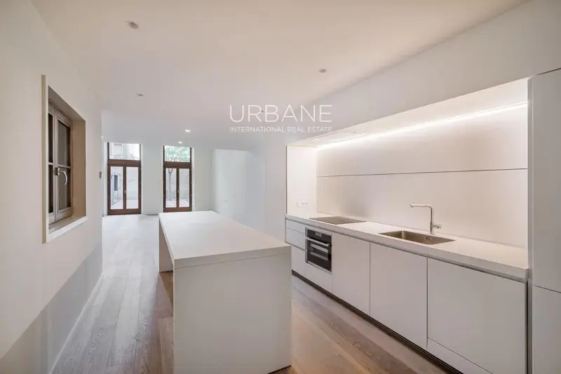 Piso Duplex Reformado en Eixample Derecho Barcelona