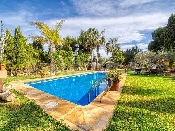 Villa de Lujo en Vistahermosa Alicante 6 Dormitorios Piscina y Jardin