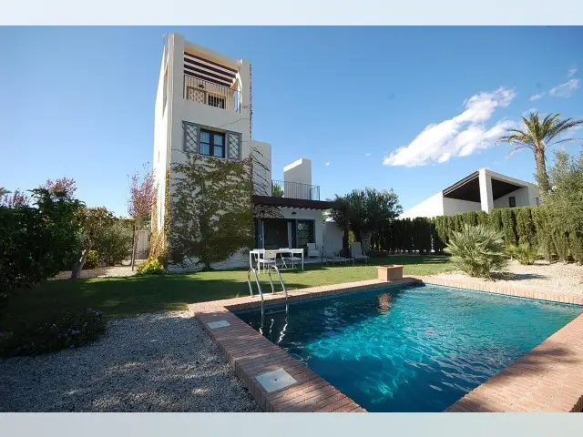 Villa 4 Dormitorios Lujo Peraleja Golf