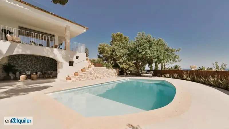 Villa de Lujo con Piscina y Vistas al Mar en Cas Català
