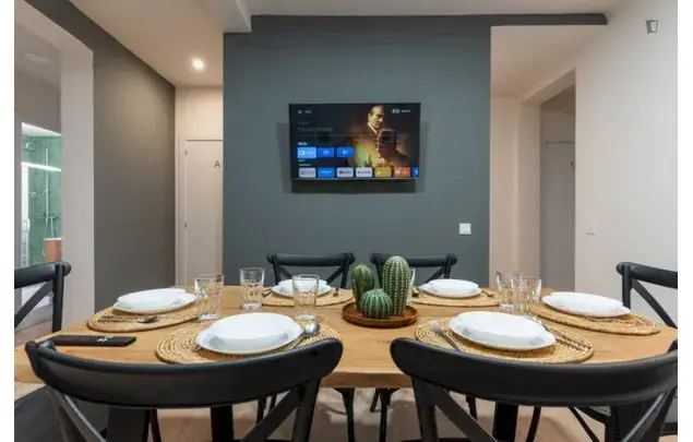 Apartamento 9 Dormitorios Madrid Centro Alquiler 3-24 Meses