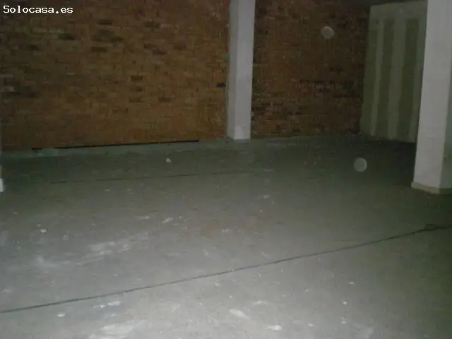 Local Comercial 180m2 Diafano con Salida de Humos