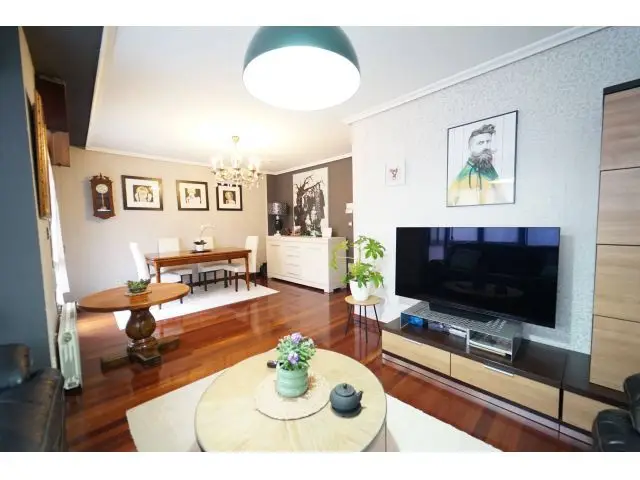 Chalet Adosado en Cartes Cantabria 4 Dormitorios Jardin Privado
