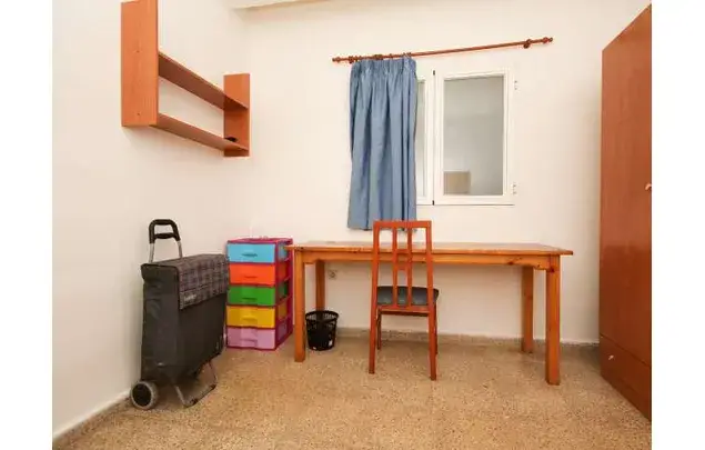 Habitaciones para Mujeres en Granada - Apartamento Grande Cerca de la Universidad