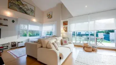 Chalet en Venta Soto de la Marina 3 Plantas Jardin Garaje