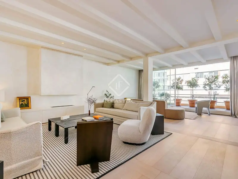 Apartamento en venta en Almagro, Madrid ciudad, Madrid