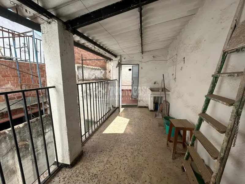 Casa en Venta Lucena Para Reformar 74m2 Patio 3 Habitaciones