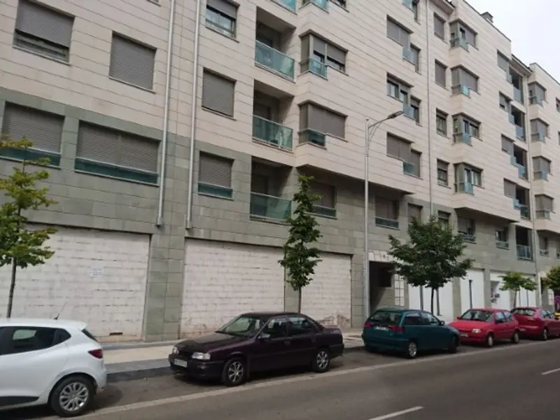 Garaje en venta en León 32m2