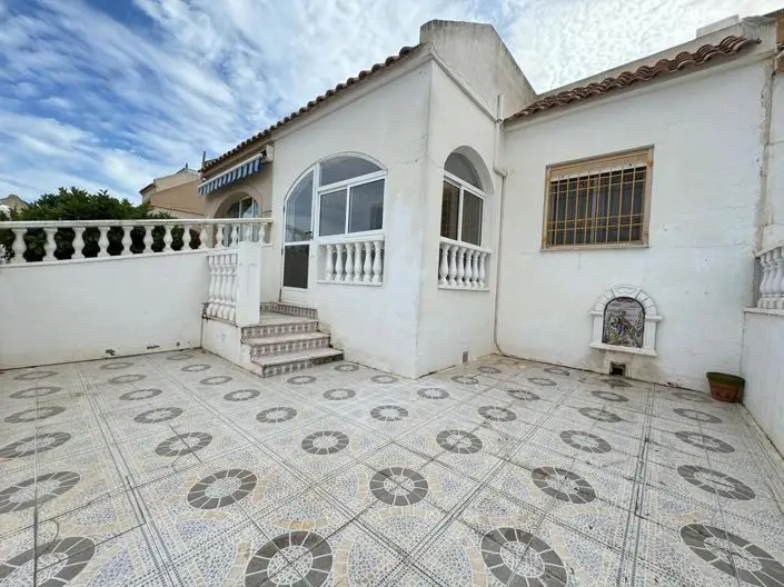 Bungalow en Costa: 2 Dormitorios, Piscina, Licencia Turistica