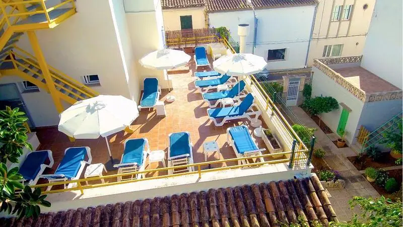 Hotel en Cala Ratjada con Casa y Terreno - Excelente Inversion