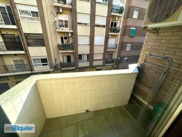 Piso Estudiantes Carrer Albuixech 4 habitaciones 2 baños