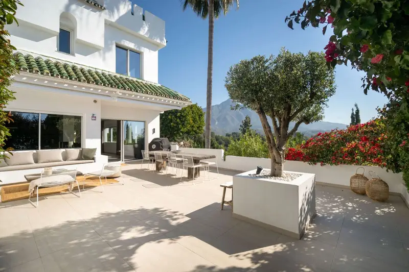 Chalet en Venta en Marbella Lujo 4 Dormitorios Piscina