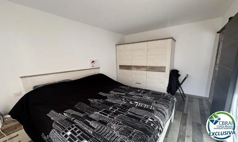 Apartamento 2 Dormitorios Roses Centro Con Terraza