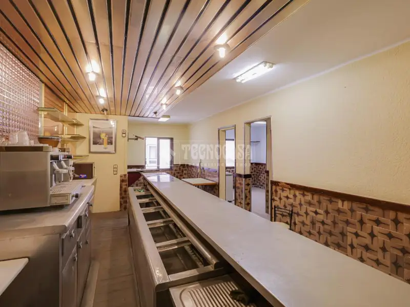 Local en Venta en Sant Feliu de Llobregat: Oportunidad de Inversión