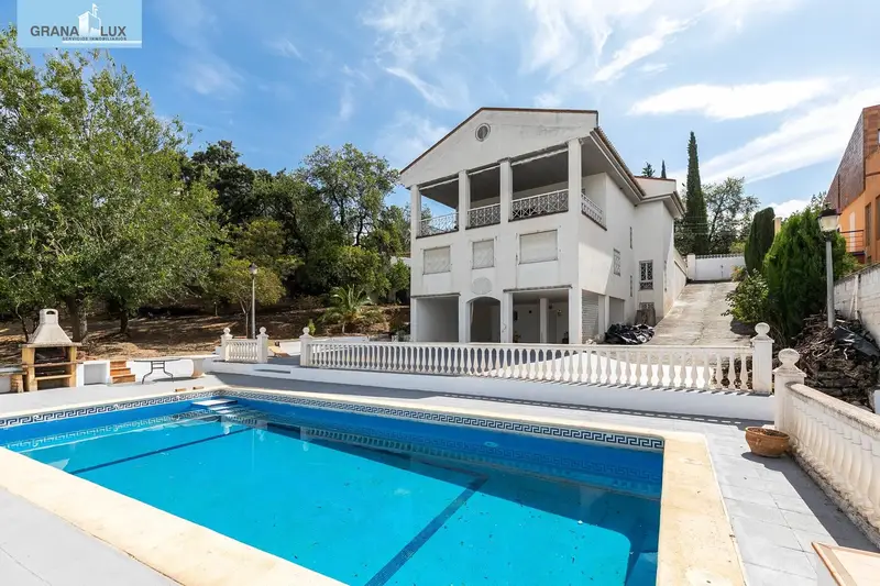 Venta Chalet con Calefacci	ón en Colinas Bermejas