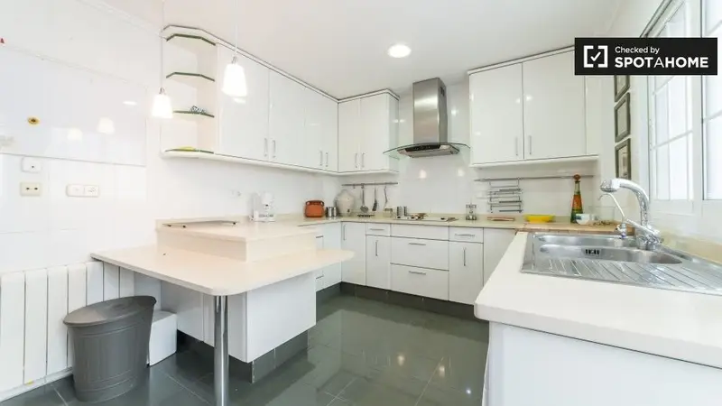 Apartamento 8 dormitorios 2 ba
															
																
																
																
																
																
																
																
																
																
																
																
																
																
																
																
																
																
																
																
																
																
																
																
																
																
																
																
																
																
																
																
																
																
																
																
																
																
																
																
																
																
																
															
 Valencia