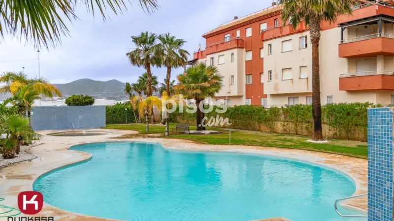 Atico en Calahonda con vistas al mar y piscina