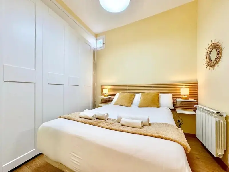 Calle de San Vicente Ferrer, Madrid, Community of Madrid 28015