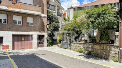 Chalet Adosado en Collado Mediano para Reformar
