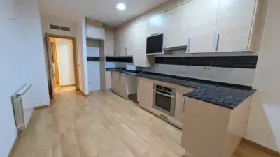 Piso en Alquiler Sant Sadurni - Planta Baja con Terraza y Plaza de Parking