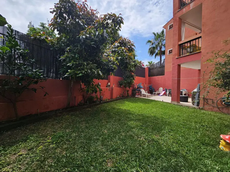 Apartamento en venta Marbesa 2 dormitorios 2 baños jardin privado