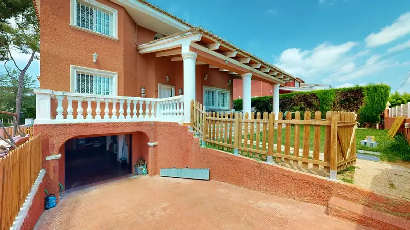 Chalet en Venta La Canada Paterna Valencia Piscina Privada