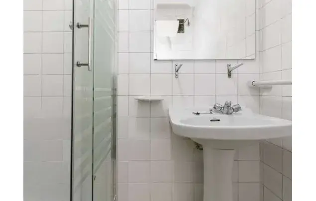 Alquiler de Habitaciones en Granada - Apartamento con 5 Dormitorios
