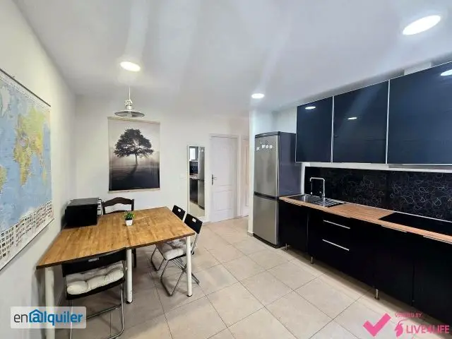 Piso en Alquiler Sevilla 104m2 4 Dormitorios 2 Baños