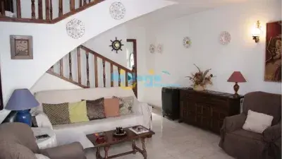 Casa Adosada en Nerja con Piscina Cerca de la Playa