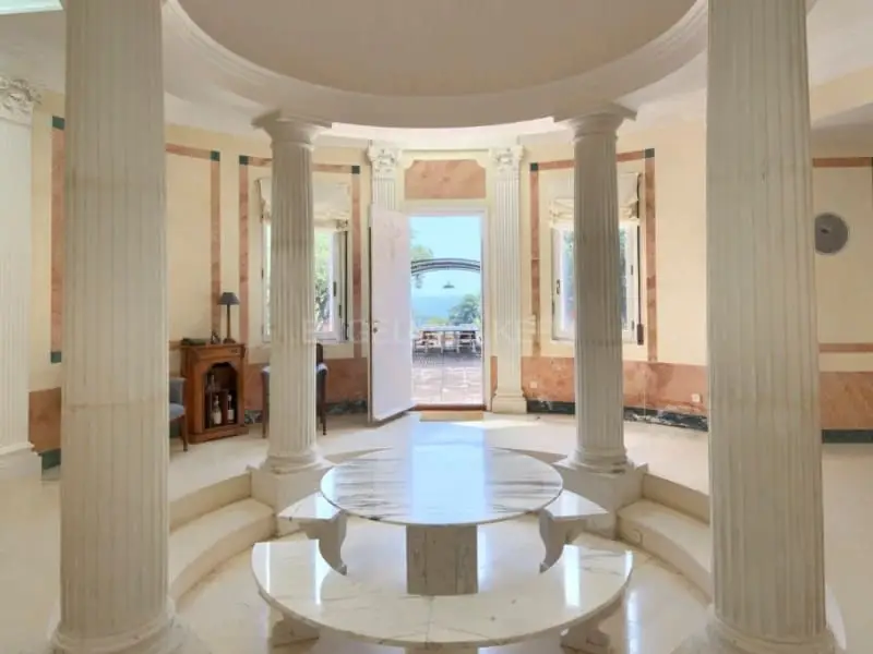 Chalet en venta en Begur Girona amplia villa estilo italiano