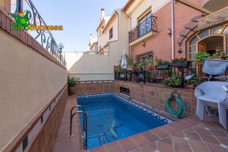 Chalet de Lujo en Granada con Piscina y Vistas
