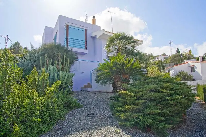 Villa de Lujo con 4 Dormitorios y Piscina en Pedreguer