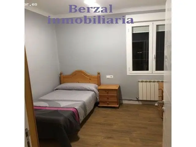 Piso de cinco habitaciones dos baños y trastero. Logroño