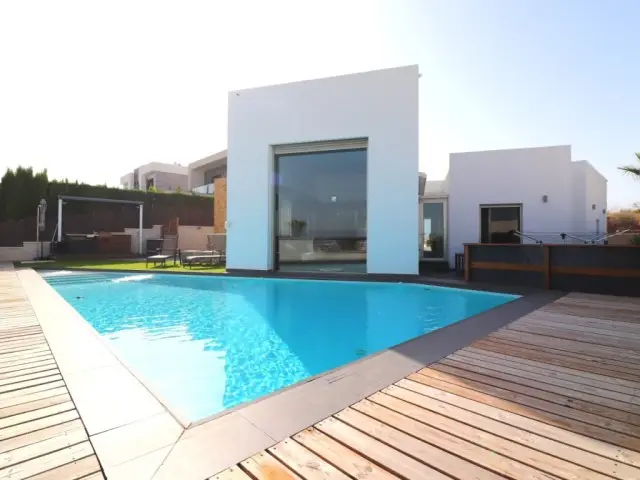 Piso 3 Dormitorios Benimar Piscina Privada