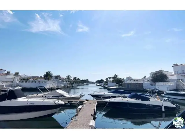 Chalet en Venta Empuriabrava con Amarre 3 Dormitorios
