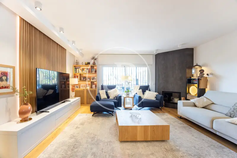 Casa familiar en venta en Maresme con piscina y jardin
