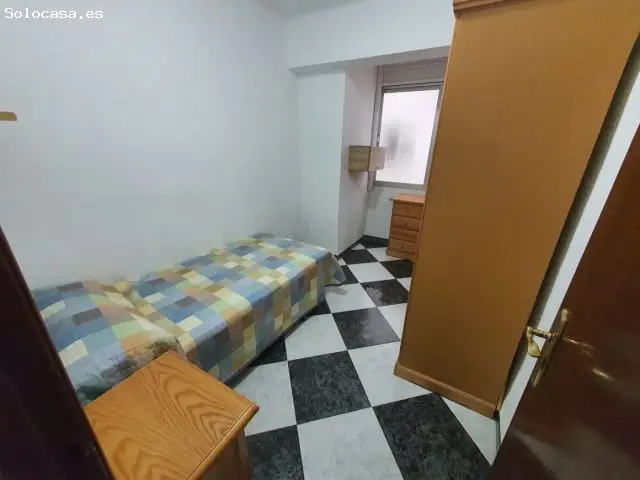 Piso Estudiantes Arabial 3 Dormitorios Balcon Metro Autobus