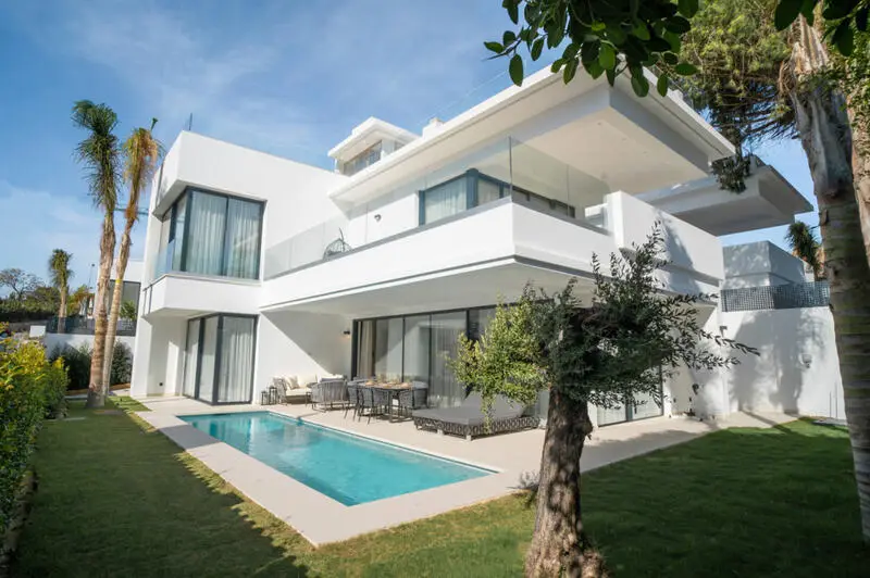 Villa de Lujo en Marbella Milla de Oro 4 Dormitorios Piscina Privada